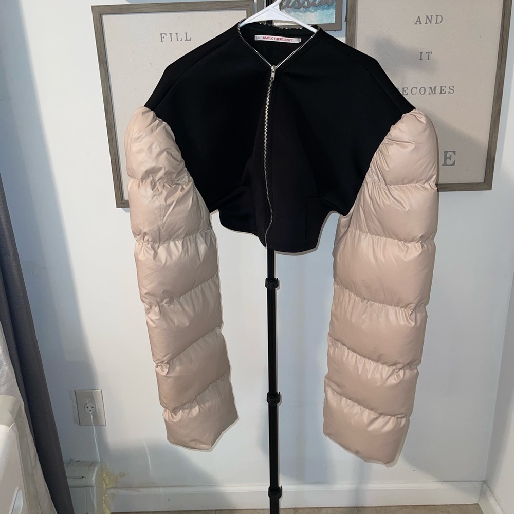The blazer coat with puffy arms size medium
